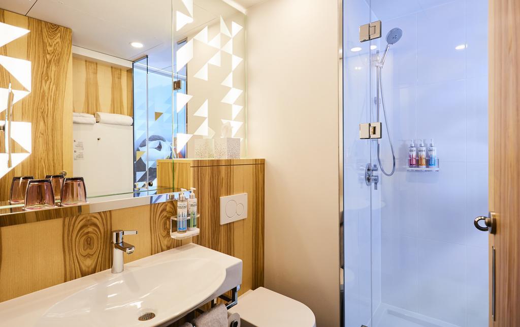 Alt Hotel Calgary East Village エクステリア 写真