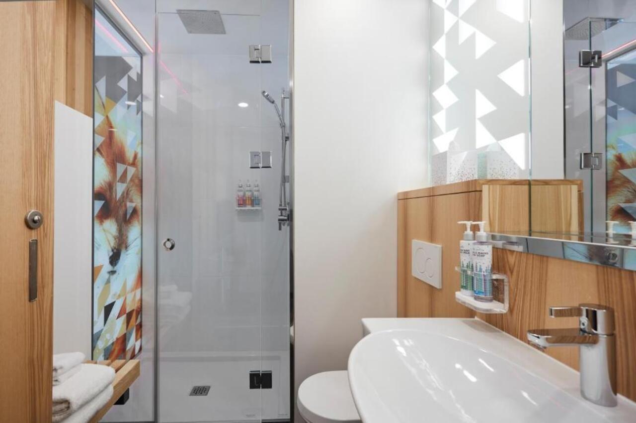 Alt Hotel Calgary East Village エクステリア 写真