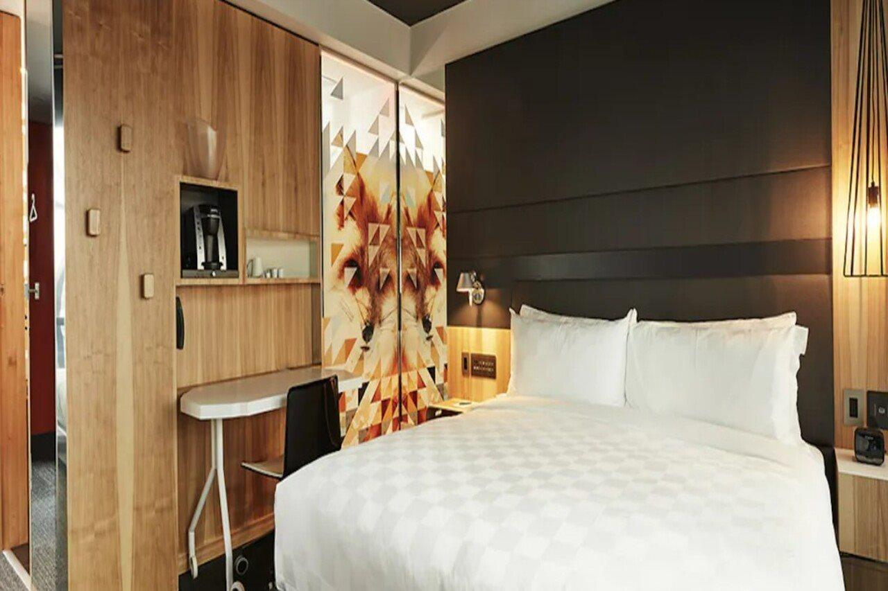 Alt Hotel Calgary East Village エクステリア 写真