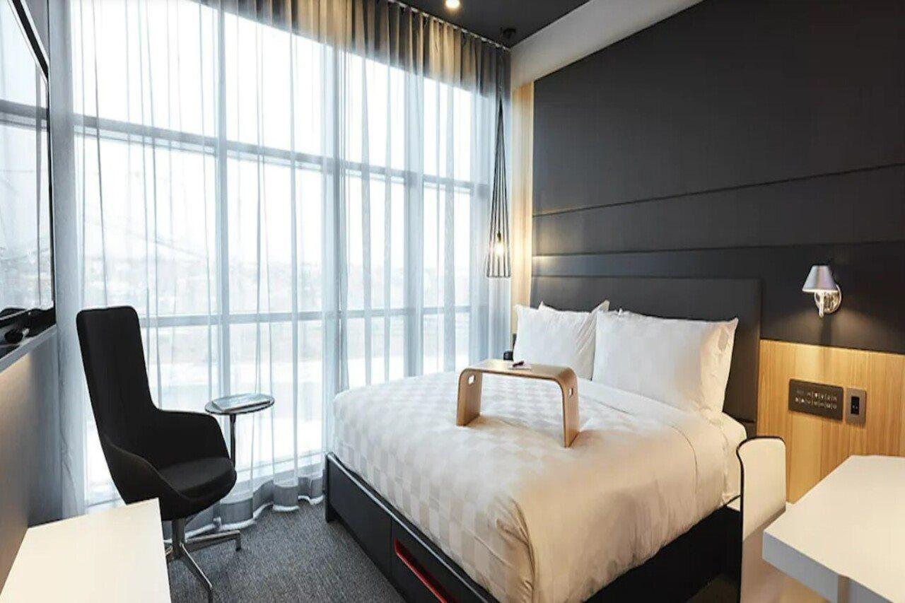 Alt Hotel Calgary East Village エクステリア 写真