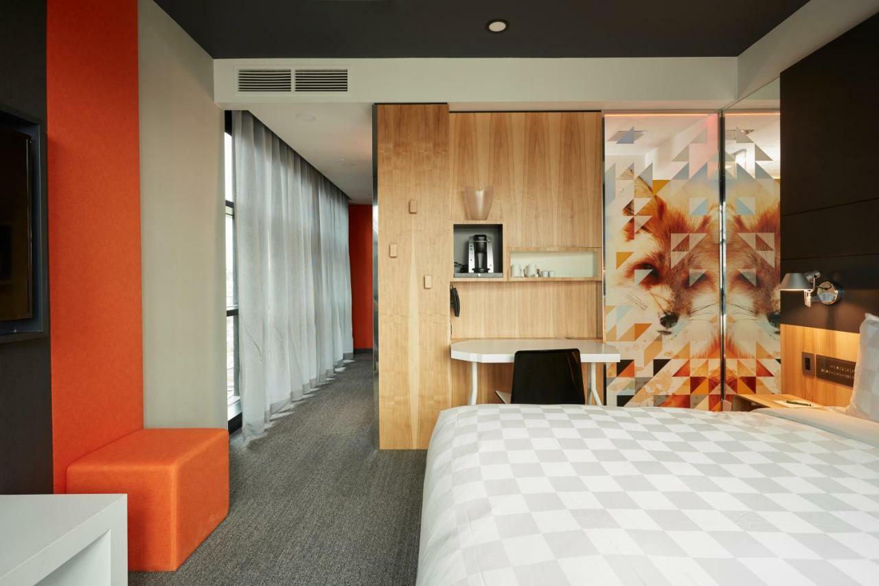 Alt Hotel Calgary East Village エクステリア 写真