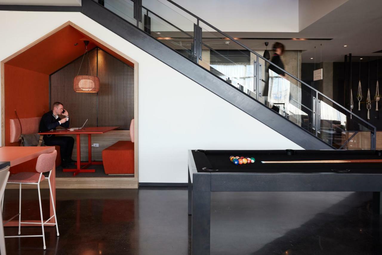 Alt Hotel Calgary East Village エクステリア 写真