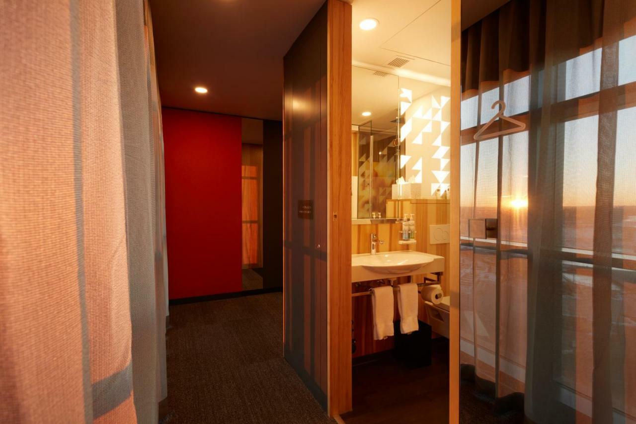 Alt Hotel Calgary East Village エクステリア 写真