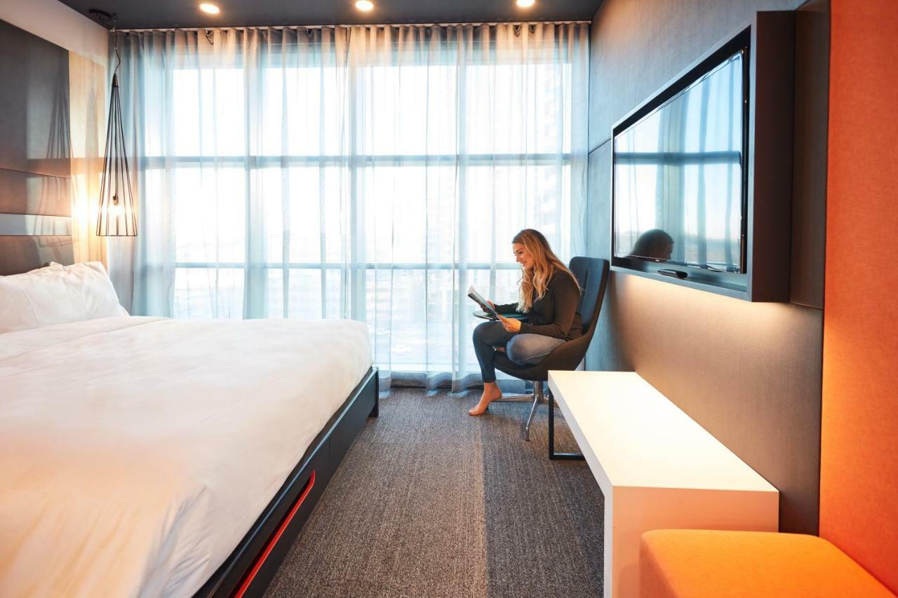 Alt Hotel Calgary East Village エクステリア 写真
