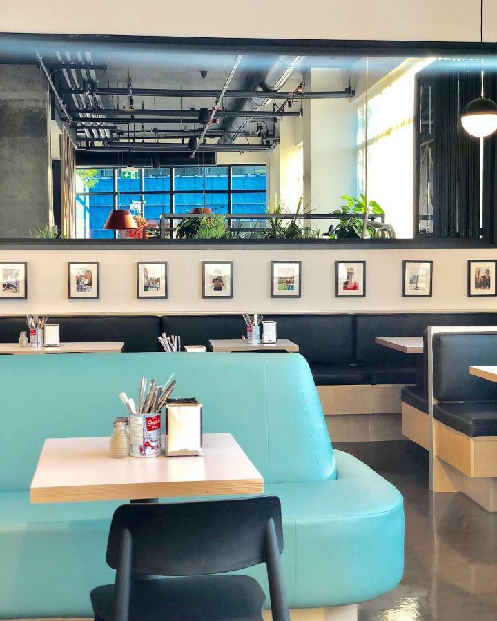 Alt Hotel Calgary East Village エクステリア 写真